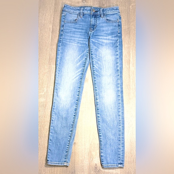 American Eagle Outfitters Women’s Next Level High-Waisted Jegging Short - Picture 3 of 8